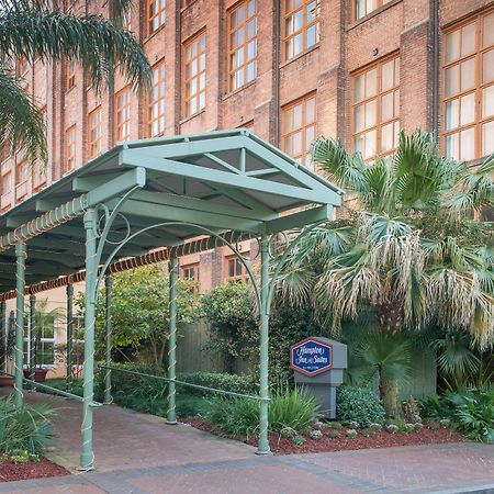 Hampton Inn And Suites New Orleans Convention Center Exteriör bild