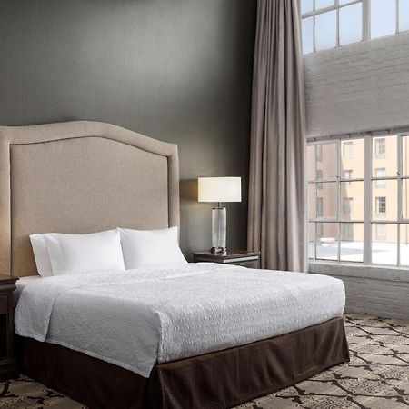 Hampton Inn And Suites New Orleans Convention Center Exteriör bild