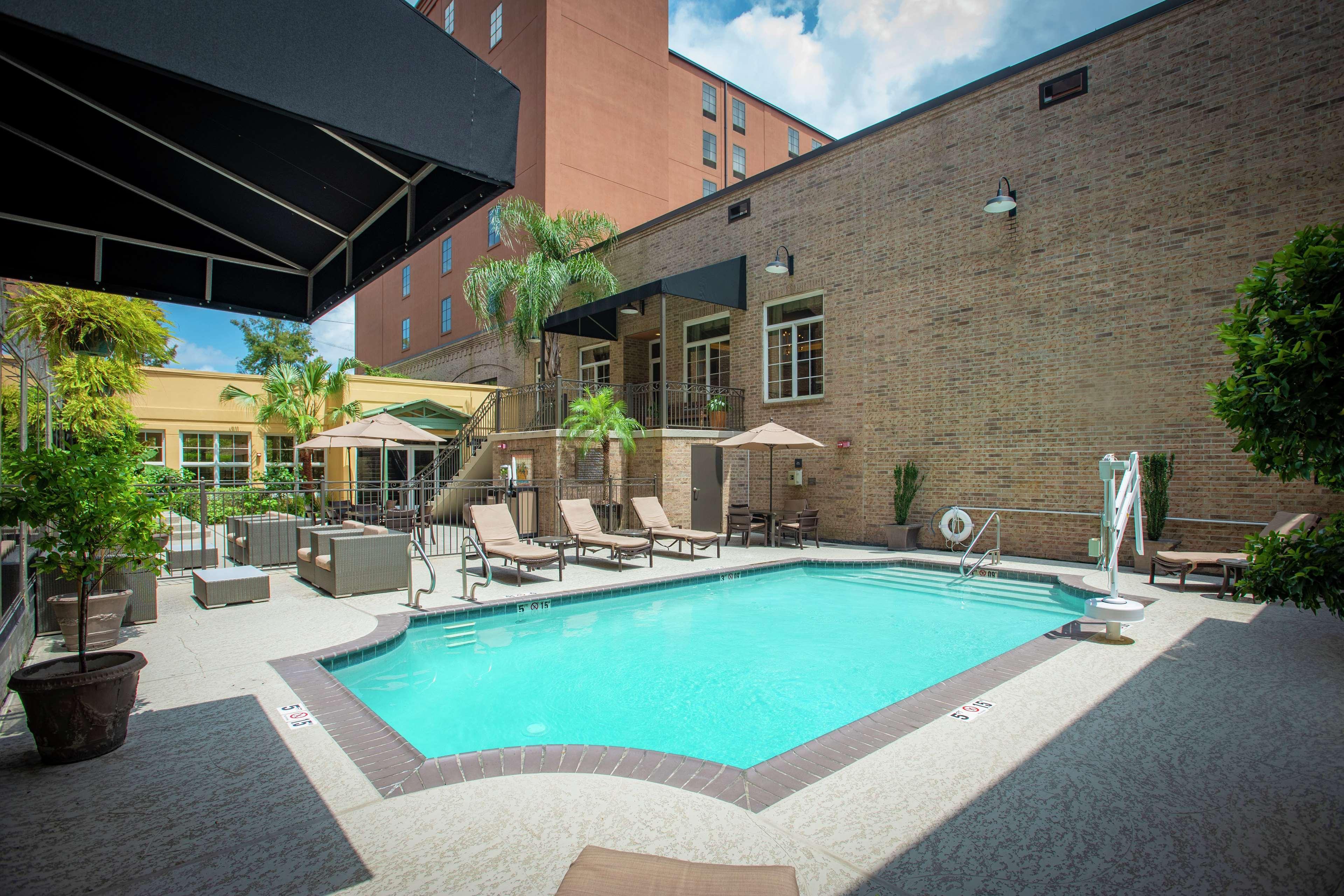 Hampton Inn And Suites New Orleans Convention Center Exteriör bild