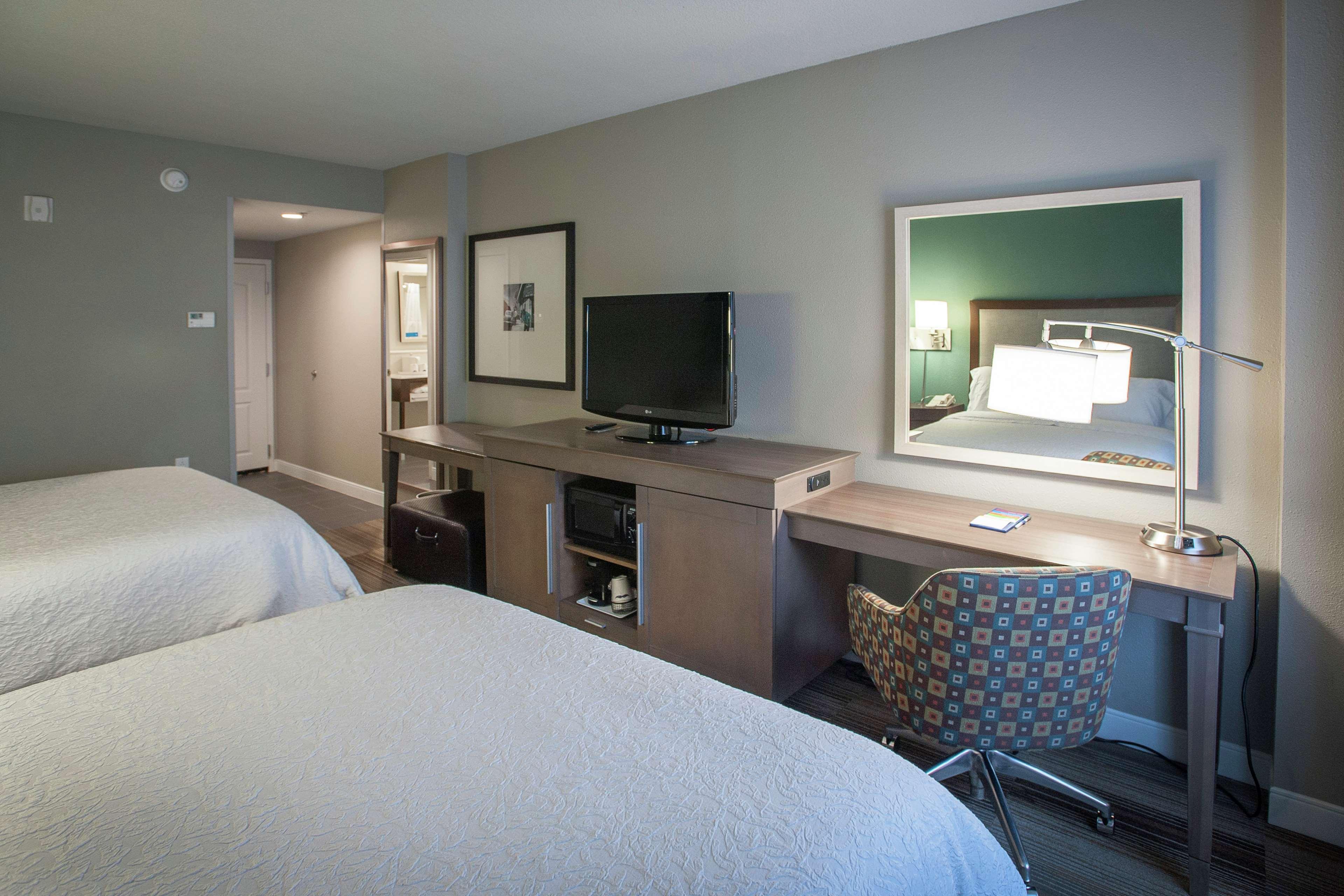 Hampton Inn And Suites New Orleans Convention Center Exteriör bild