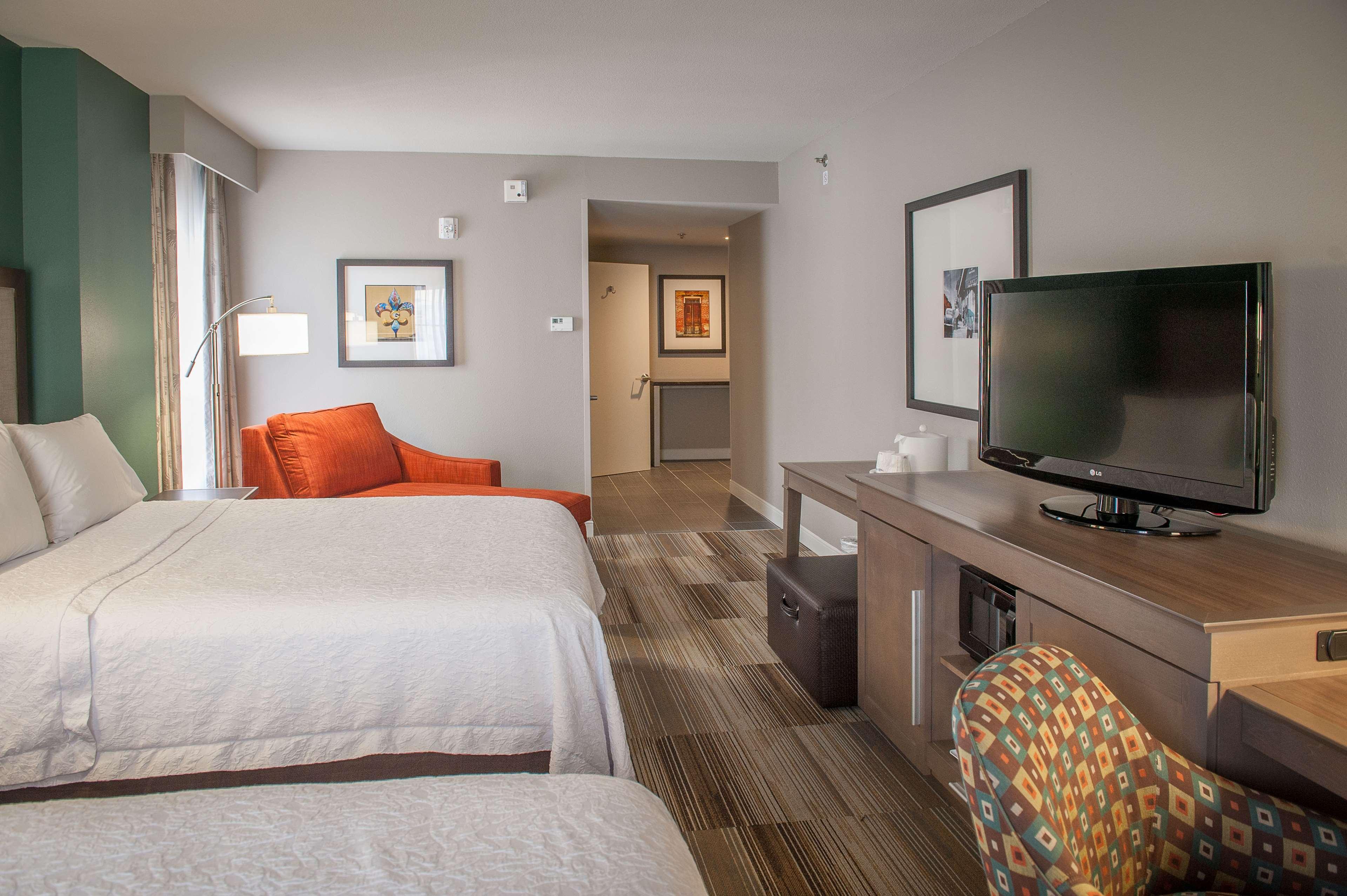 Hampton Inn And Suites New Orleans Convention Center Exteriör bild