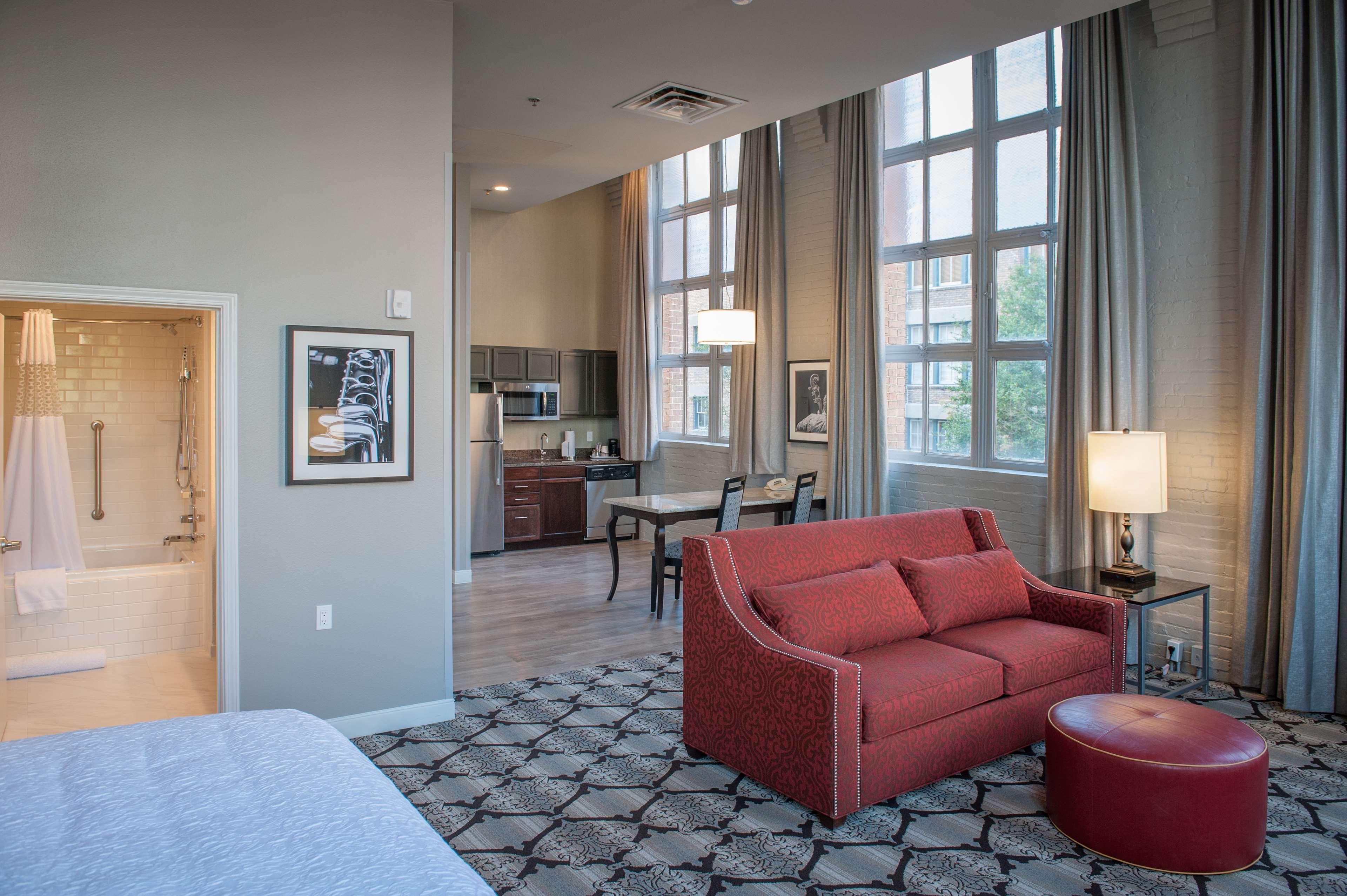 Hampton Inn And Suites New Orleans Convention Center Exteriör bild