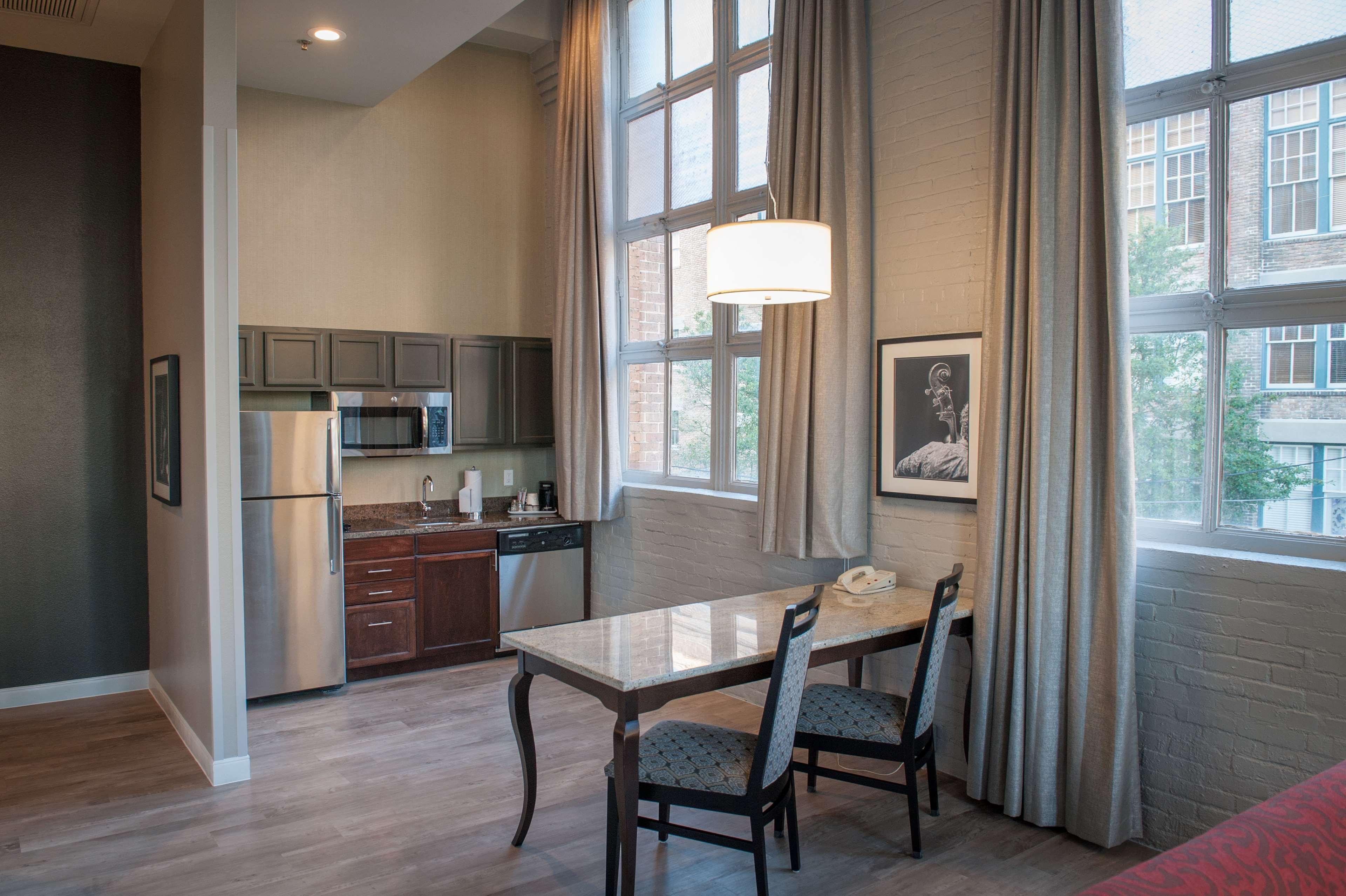 Hampton Inn And Suites New Orleans Convention Center Exteriör bild
