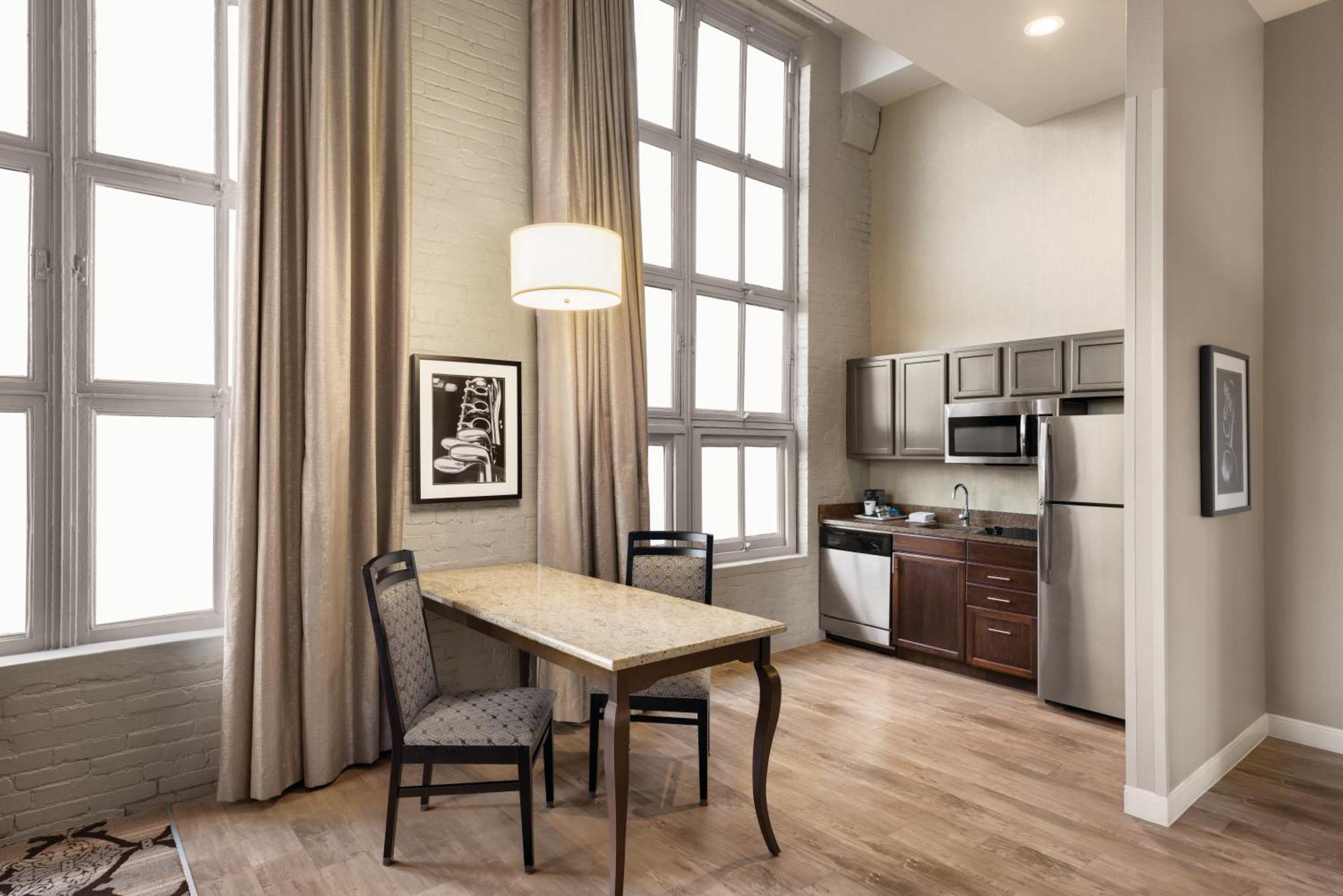 Hampton Inn And Suites New Orleans Convention Center Exteriör bild