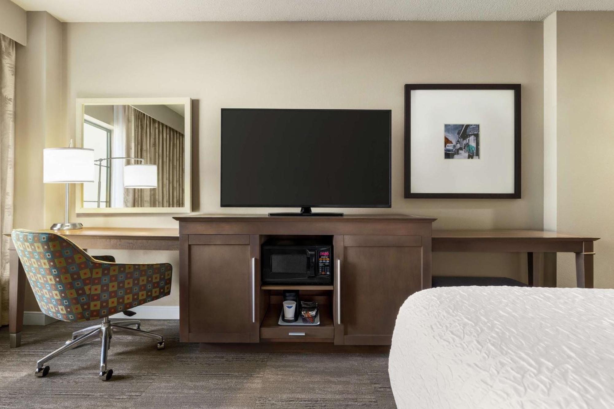 Hampton Inn And Suites New Orleans Convention Center Exteriör bild